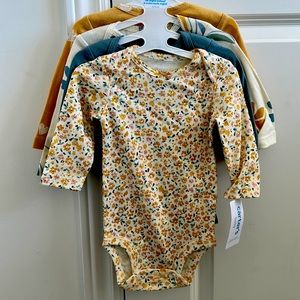 4 pieces, long sleeves onesies, or diapers shirts for baby girls